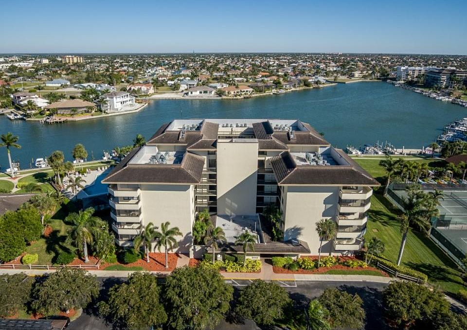 1st image of 591 Seaview Ct APT 506
