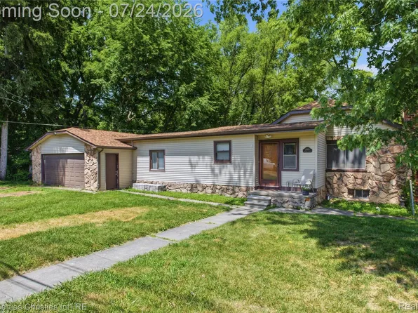 28430 Terrence St, Livonia, MI 48154
