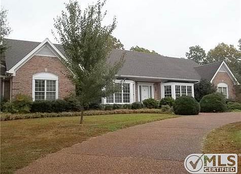1st image of 305 Woodmere Dr