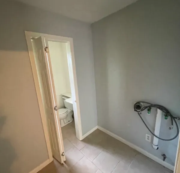 905 Avenue K — Photo 13