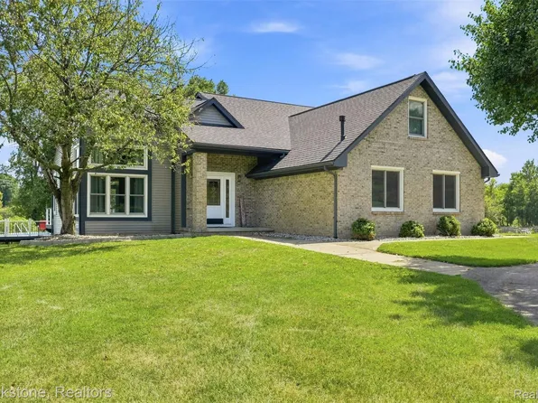 1775 Dutcher Rd, Howell, MI 48843