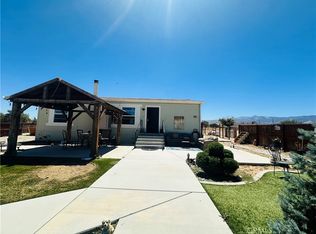 5927 Daisy Ln, Phelan, CA 92371