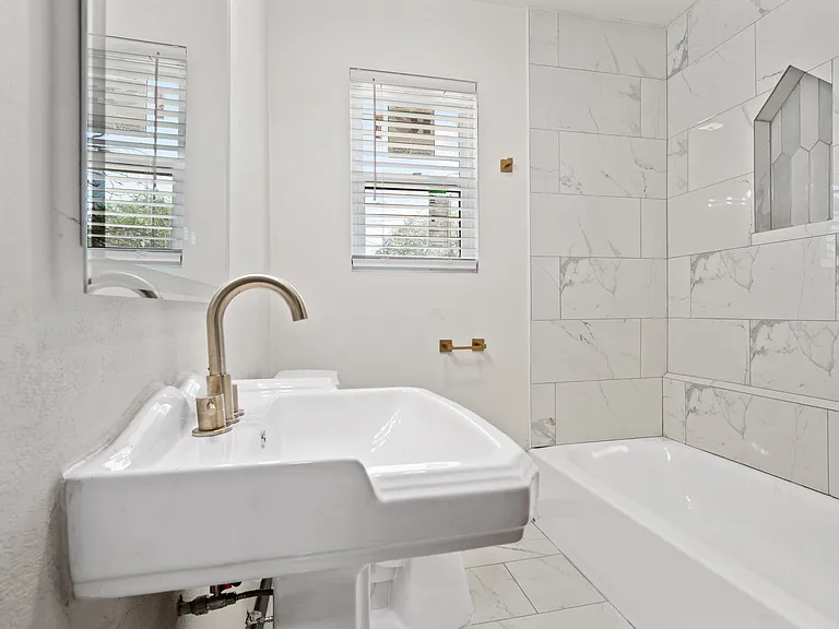 3607 Cunningham Dr — Photo 8