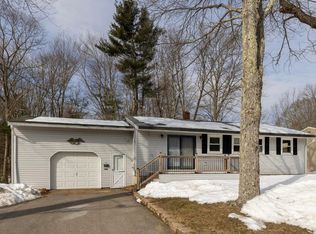 15 Oak Hill Dr, Dover, NH 03820