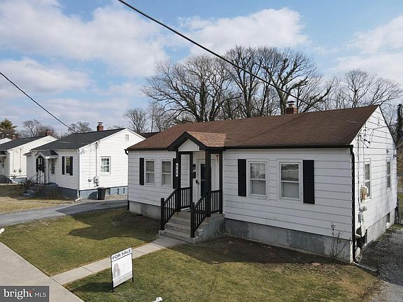 2nd image of 115 N Kentucky Ave