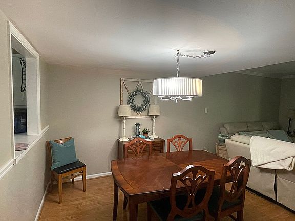 5th image of 632 Willow Creek Dr