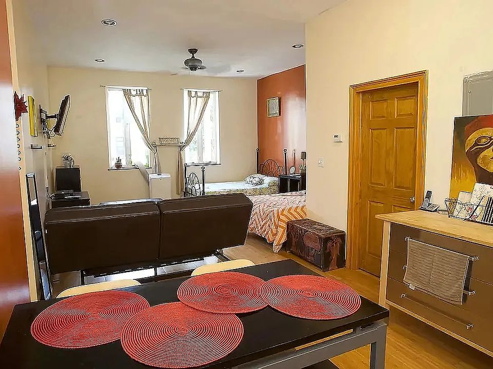1st image of 582 Mac Donough St #3