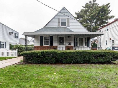 623 10th Ave, New Hyde Park, NY, 11040