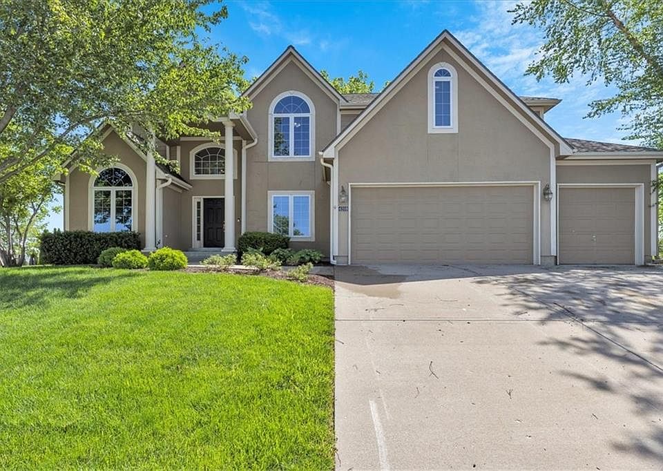 1st image of 4209 NE Georgian Dr