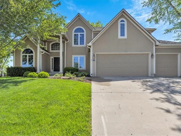 4209 NE Georgian Dr, Lees Summit, MO 64064