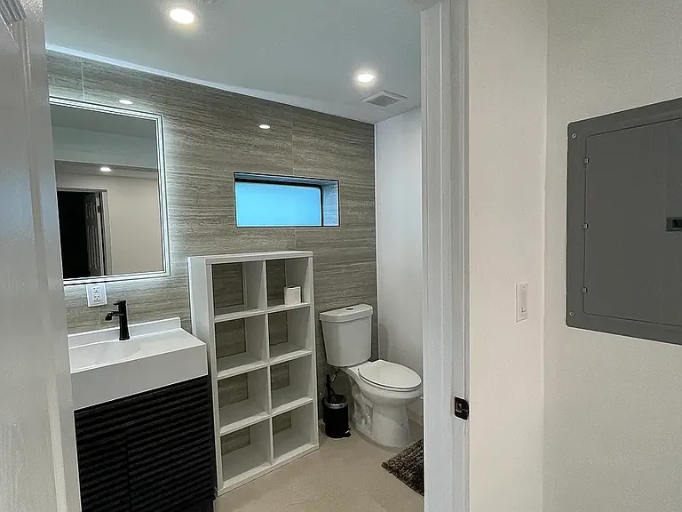 1215 E Broward Blvd #4 — Photo 7