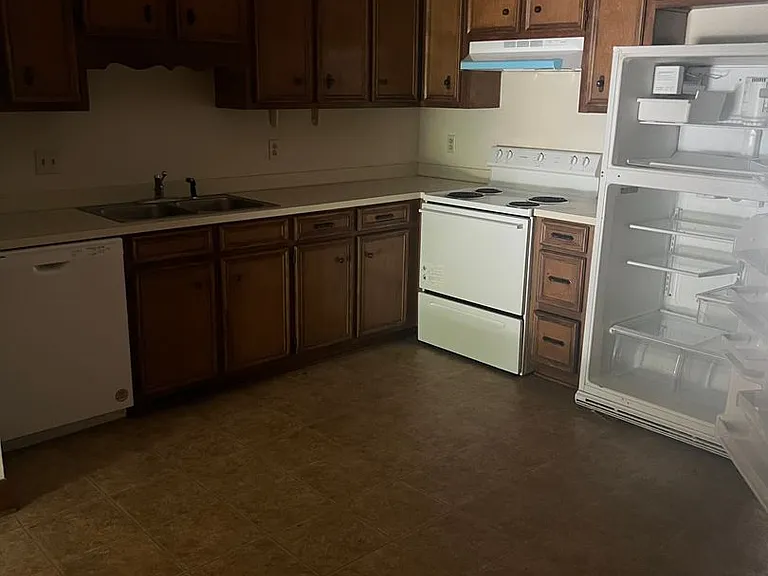 1919B Buck Ln — Photo 7