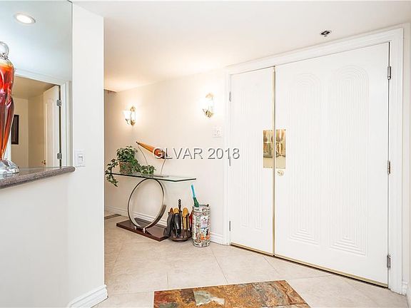 5th image of 3111 Bel Air Dr Unit 3E