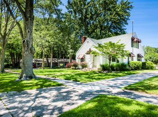 1201 Mohawk Ln, Saint Joseph, MI 49085