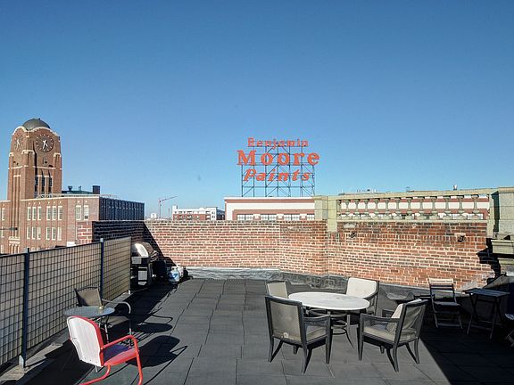 3rd image of 2441 N Broadway Unit 213