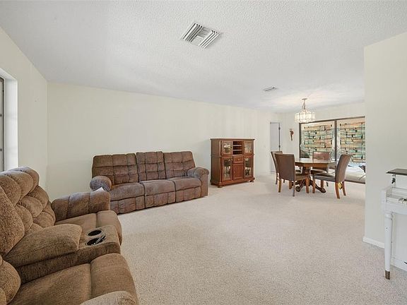 5th image of 4 BLAIR COURT
