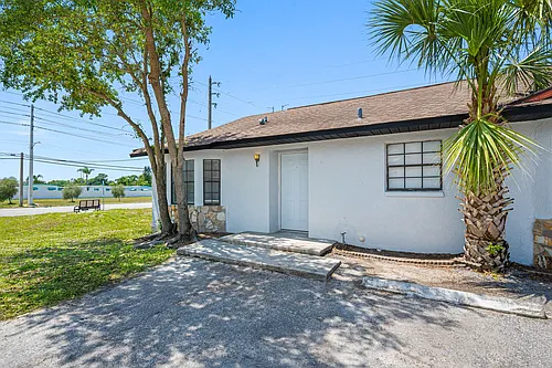 The Flats at Tarpon Springs Photo 1