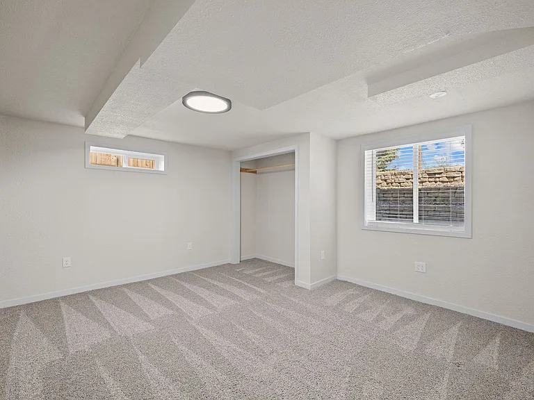 7904 N Crestline St — Photo 26