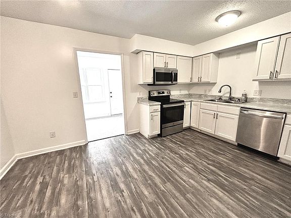 5th image of 1019 Cedar Place Ct