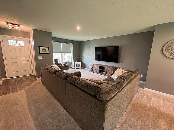 4th image of 5717 Burlington Dr