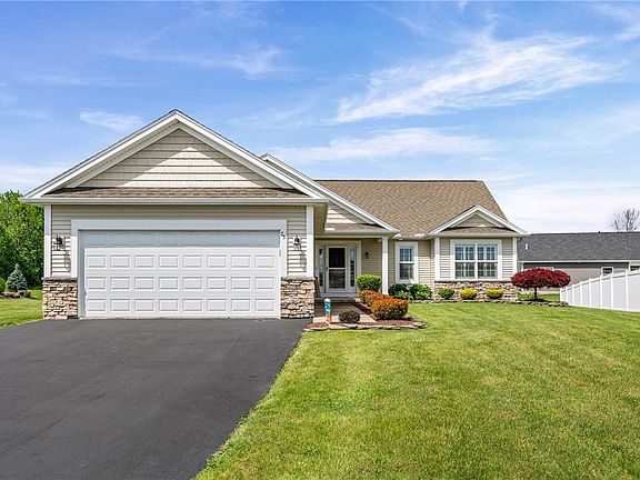 3rd image of 75 Kittling Ridge Ln