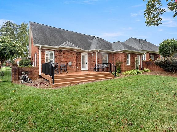5th image of 2161 Water Oak Ln