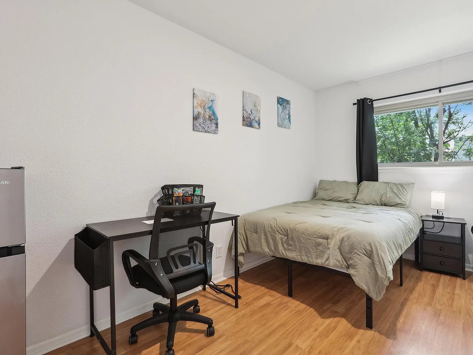 4 bed, 2.0 bath, 1490 sqft, $1,161 — Photo 1