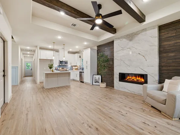 803 Arrowhead Ct, Granbury, TX 76048