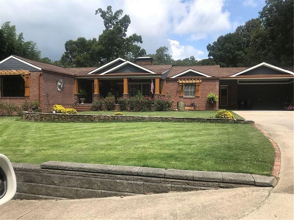 1st image of 632 Dixon Dr