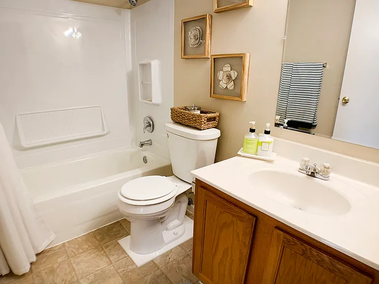 Oakwood Apartments — Photo 33
