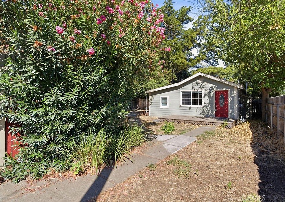 1st image of 482 E 5th Ave