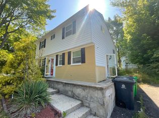 323 Winslow Rd, Oxon Hill, MD 20745