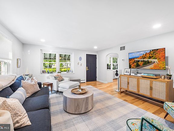 5th image of 1013 Aikens Ln
