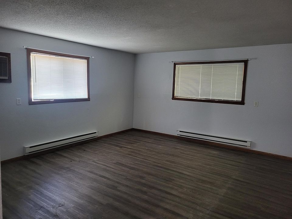 1st image of 2616 Country Club Pkwy #1