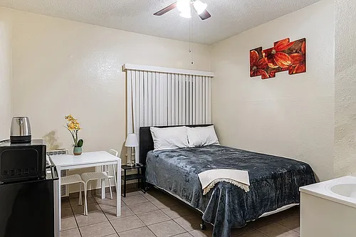 Floor plan 306