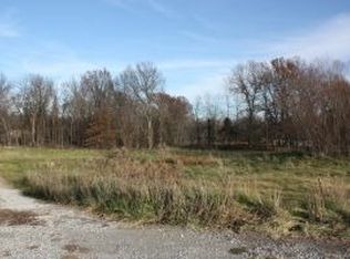 16760 N Bentwood Ln, Centralia, MO 65240