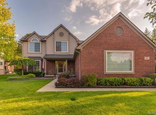 880 Timber Trail Ct, South Lyon, MI 48178