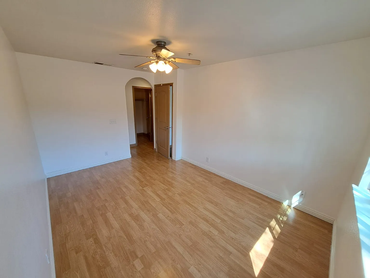 805 H St — Photo 2