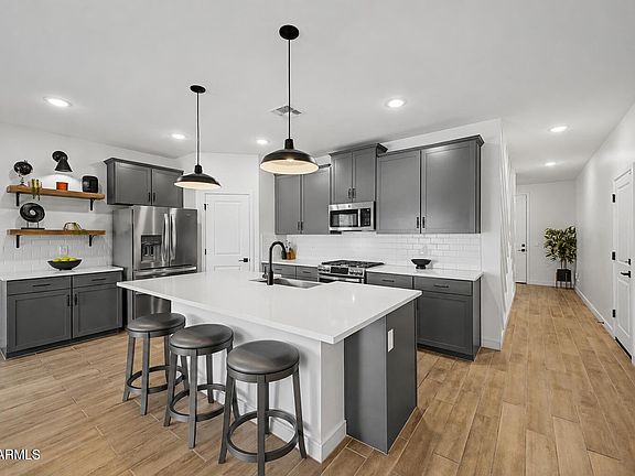 2nd image of 8620 W HAYWARD Avenue