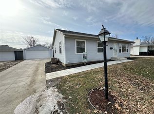 3075 14th Ave, Marion, IA 52302