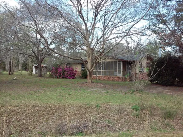 4046 Maple Rd, Blackshear, GA 31516