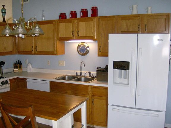 5th image of 544 Park Dr