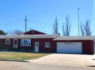 1039 Hanna Ave, Valley City, ND 58072