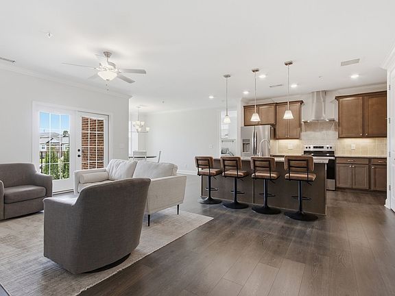 4th image of 2089 Branford Pl #301