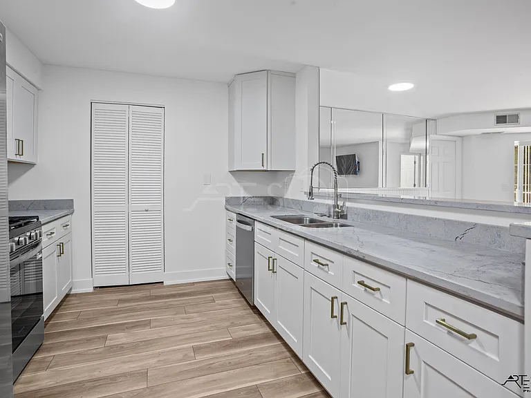 796 N Gary Ave #107 — Photo 15