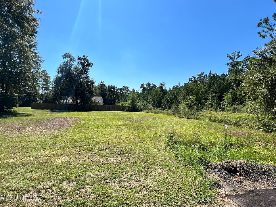 2nd image of Pine Tree Dr