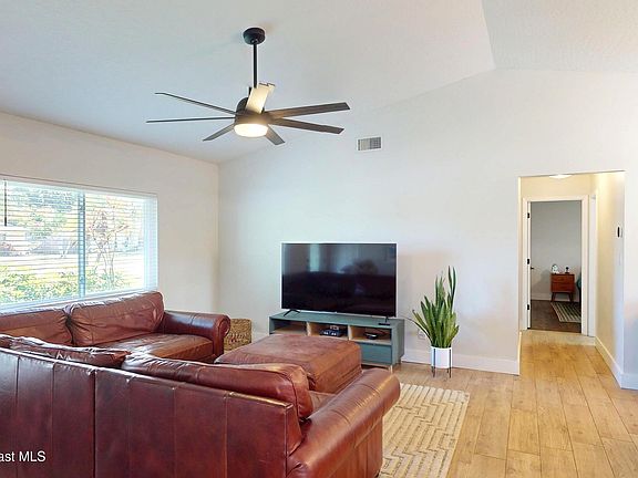 5th image of 2782 Woodsmill Dr