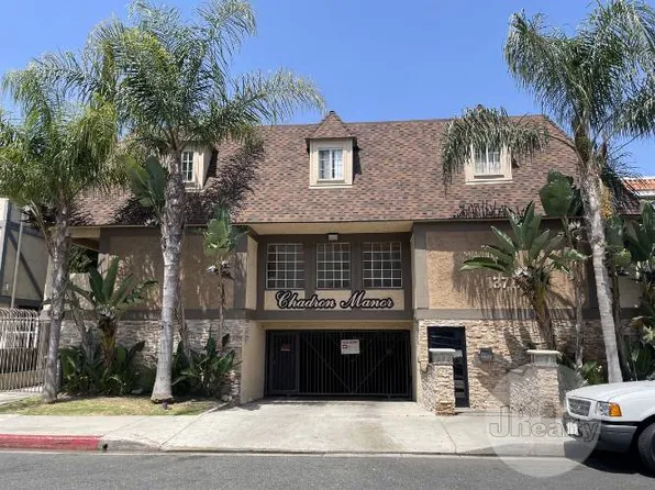 Chadron Manor, 13717 Chadron Ave #20, Hawthorne, CA 90250