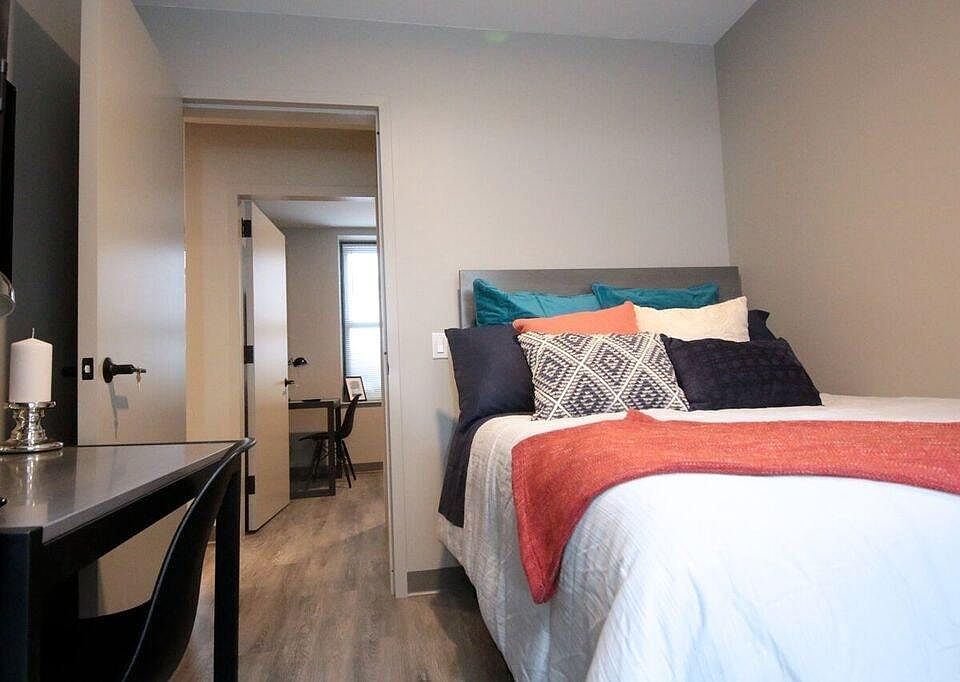 1st image of 15 E 11th St APT 3B