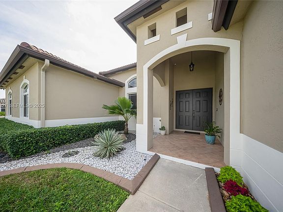 4th image of 16900 SW 296th St